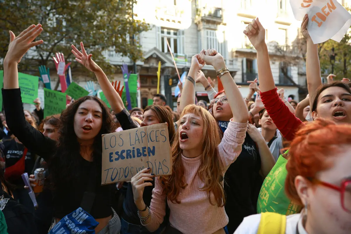 Großdemonstration in Argentinien:
Massenprotest gegen Kürzungen an den Universitäten